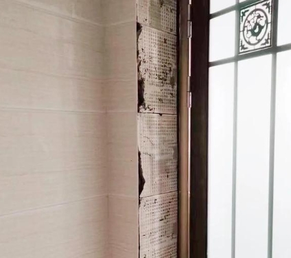 琼山瓷砖空鼓免砸砖维修公司分享吸水砖泡水时间不够或过长都会对瓷砖铺贴效果产生影响